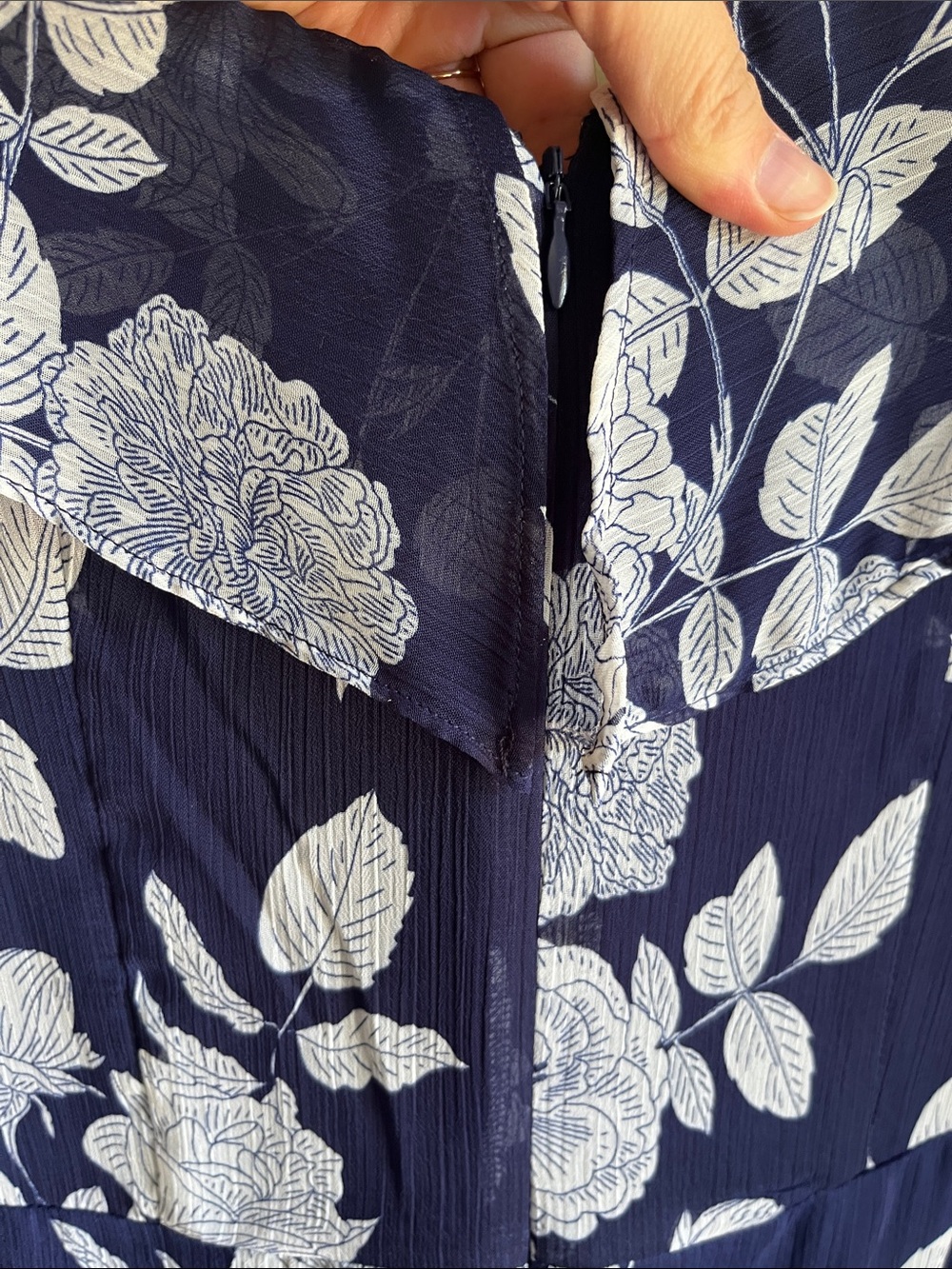 London Times Navy Floral Maxi Hi Low V-neck Beach Dress with Ruffles Sz 10 - Picture 12 of 12